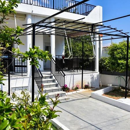 Μονοκατοικία Δίπλα Στην Θάλασσα Salamina Exterior photo